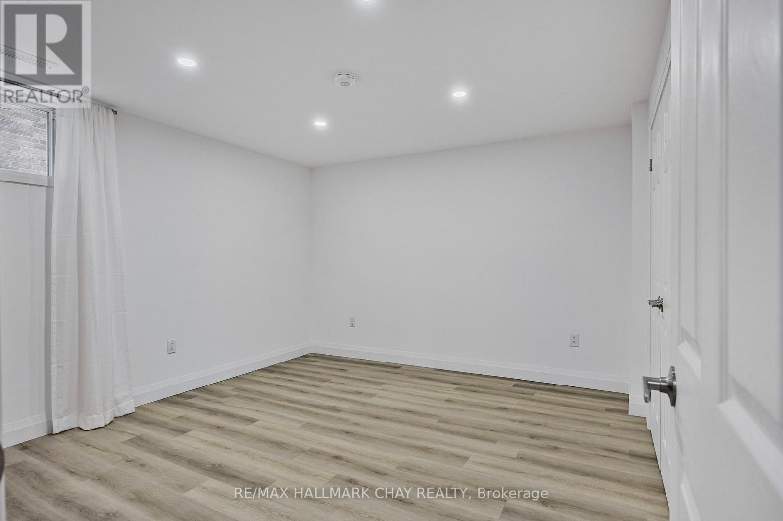 Lower - 27 Spencer Drive, Barrie, Ontario  L4N 0Y9 - Photo 5 - S12886972