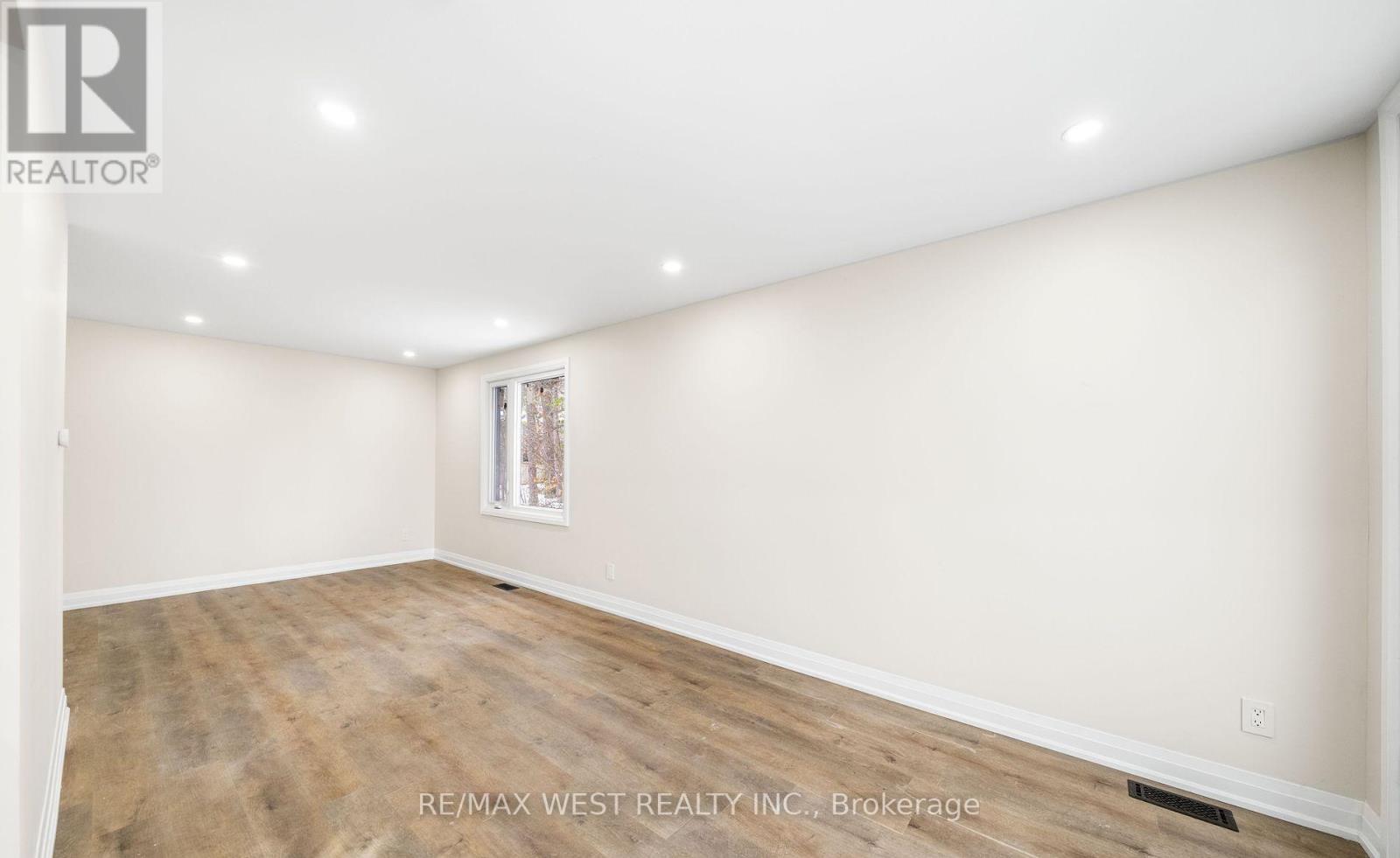 Main - 36 Wilson Court, Barrie (Allandale Heights), Ontario  L4N 5K8 - Photo 12 - S12887072