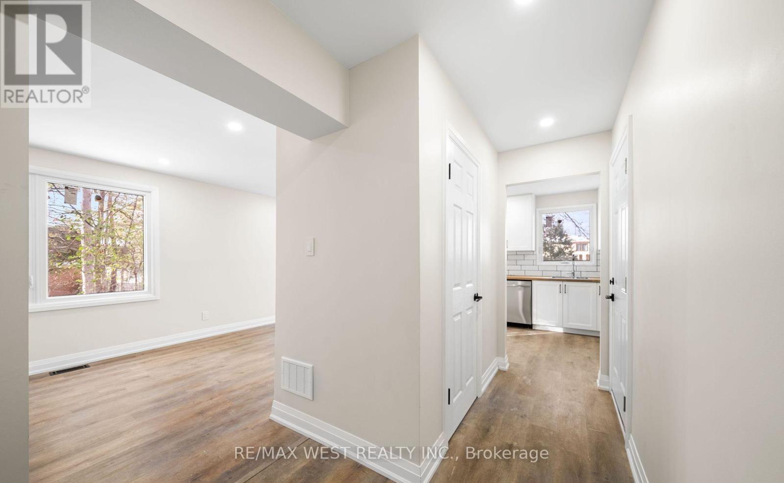 Main - 36 Wilson Court, Barrie (Allandale Heights), Ontario  L4N 5K8 - Photo 5 - S12887072