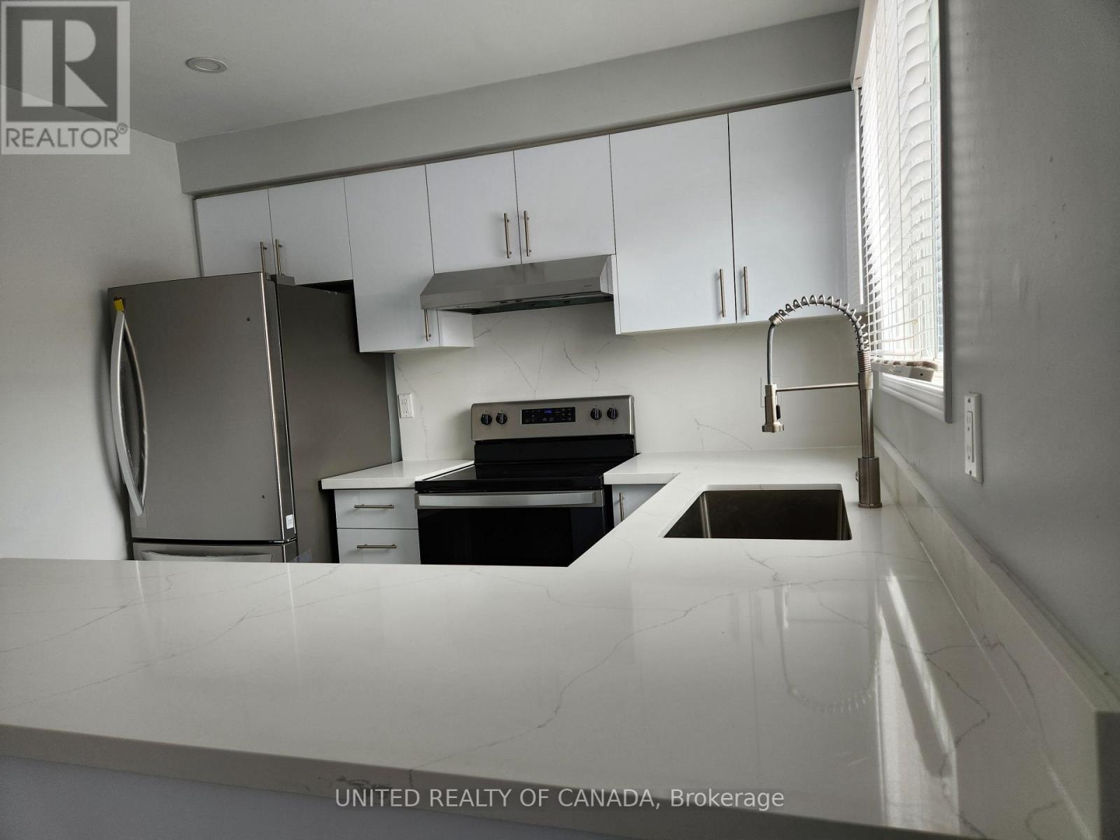 110 Dunoon Drive, Vaughan, Ontario  L6A 1Z2 - Photo 9 - N12869170