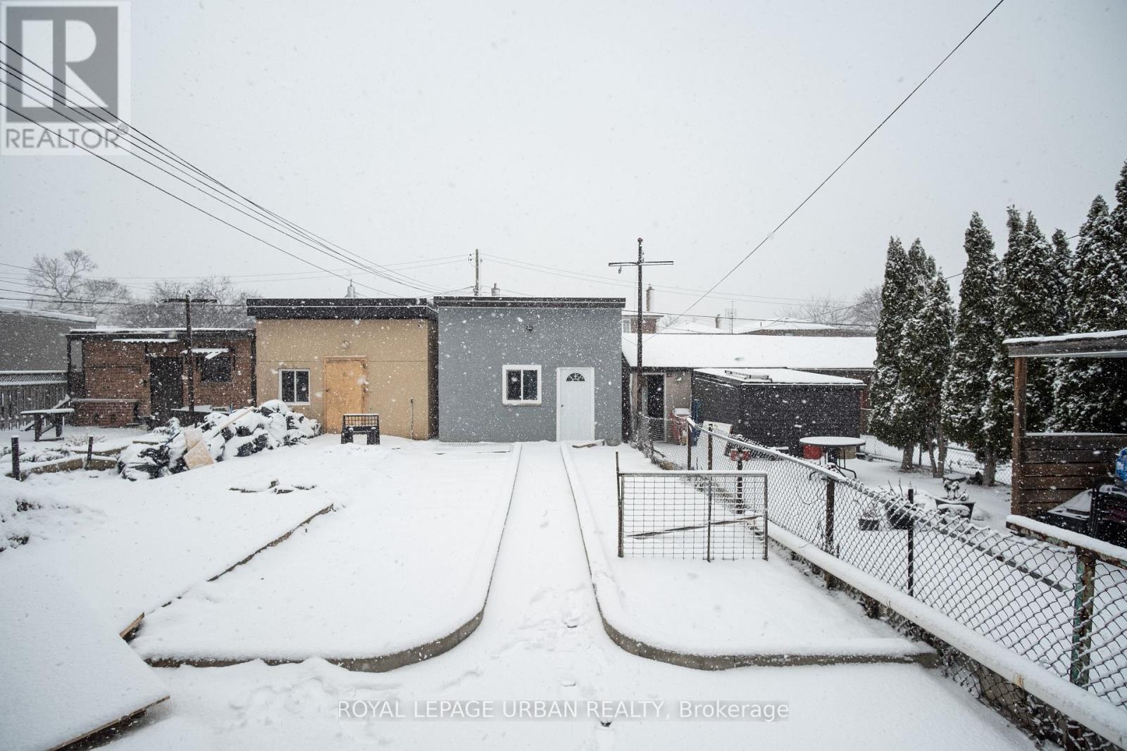 58 Ascot Avenue, Toronto, Ontario  M6E 1E7 - Photo 23 - W12886970