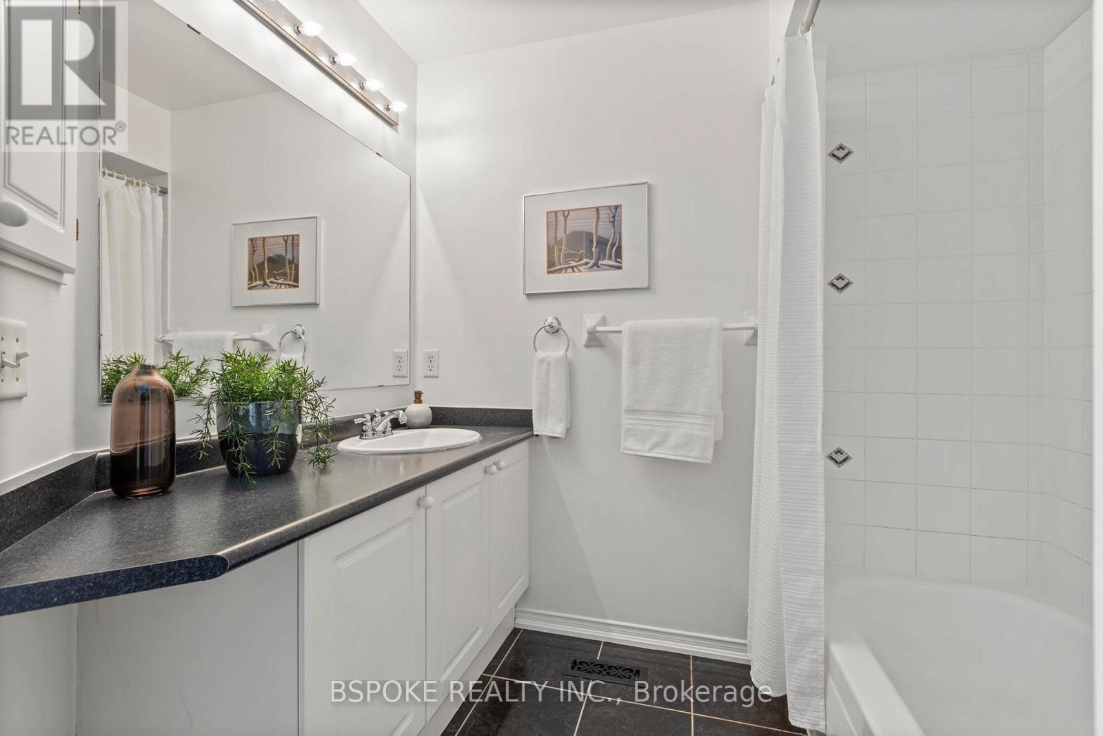 2066 St Clair Avenue W, Toronto, Ontario  M6N 5B9 - Photo 27 - W12886988