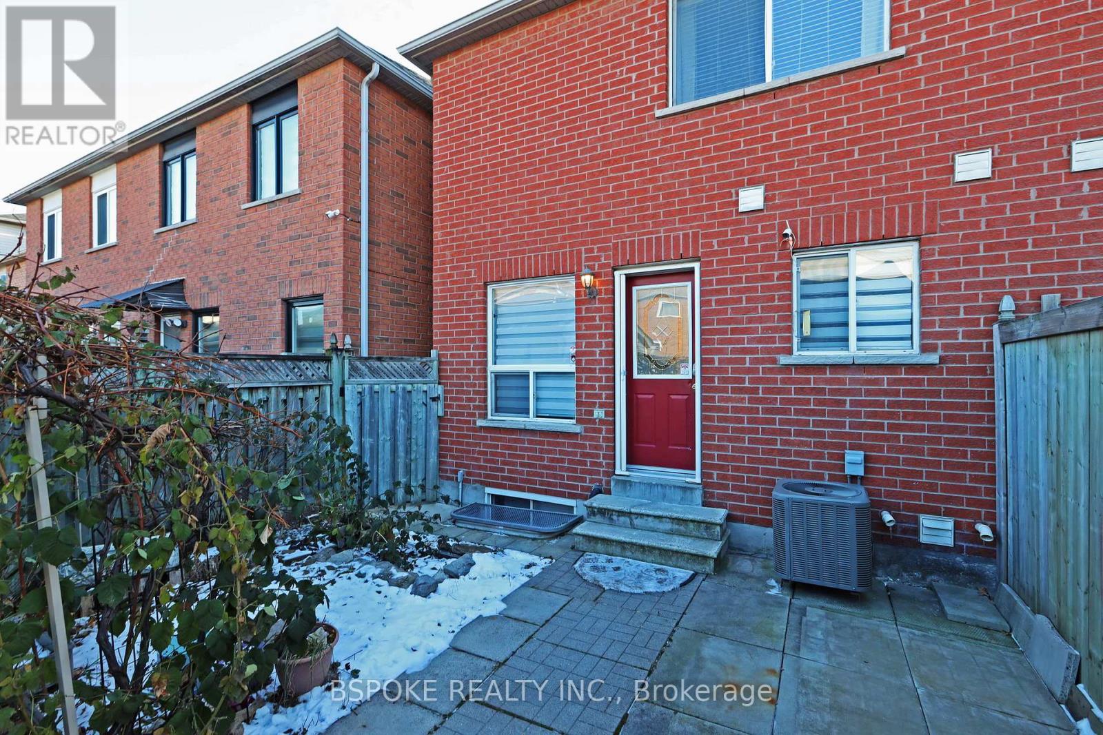 2066 St Clair Avenue W, Toronto, Ontario  M6N 5B9 - Photo 38 - W12886988