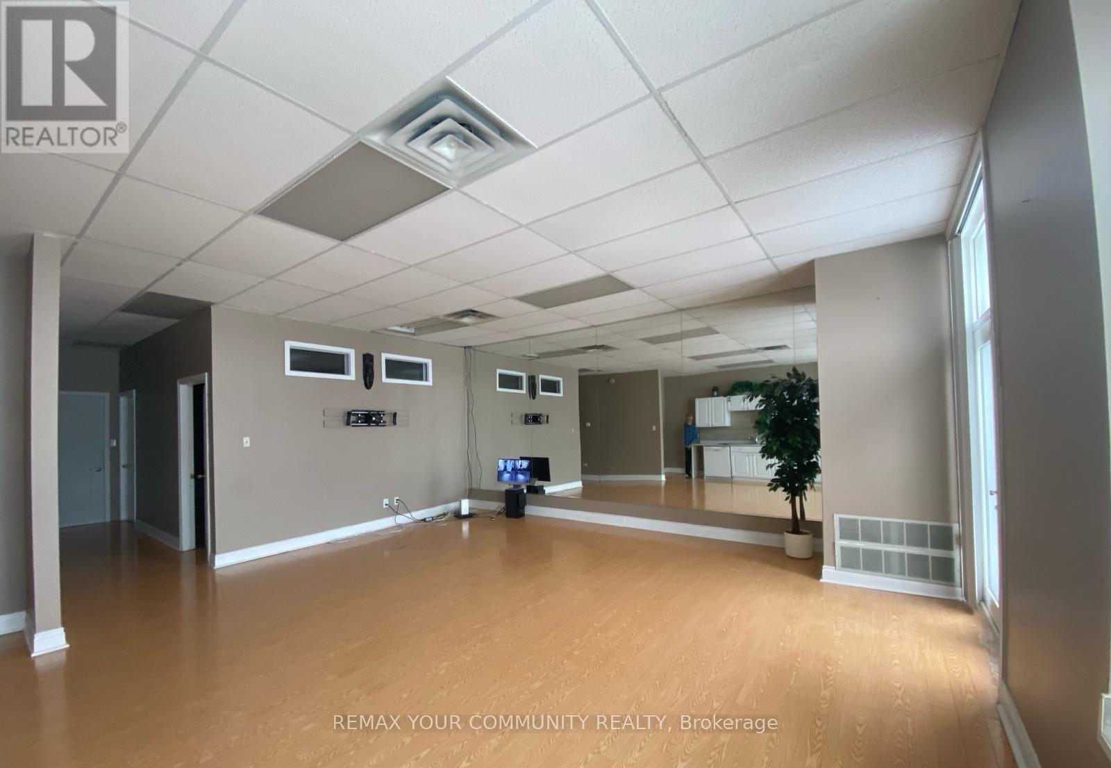 951 Wilson Avenue, Toronto, Ontario  M3K 2A7 - Photo 7 - W12886996