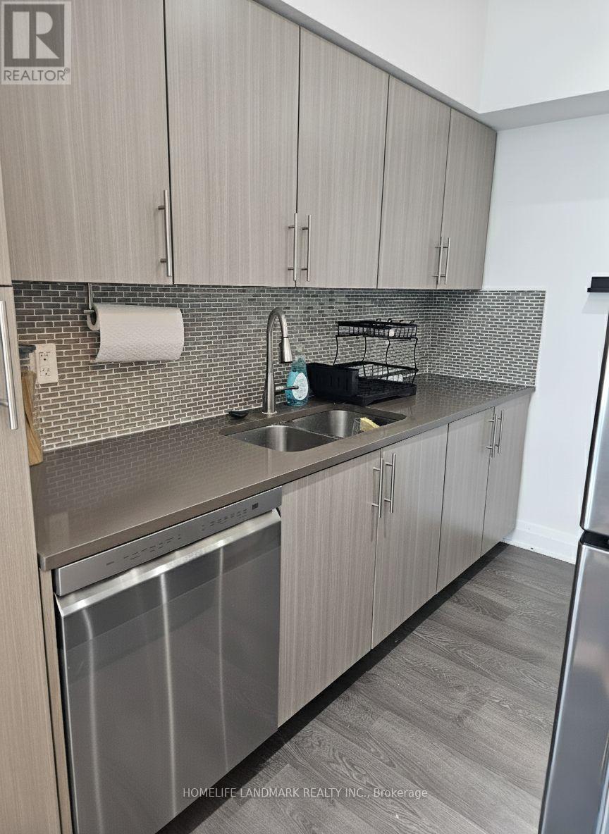 705 - 55 Speers Road, Oakville, Ontario  L6K 3R6 - Photo 8 - W12887034