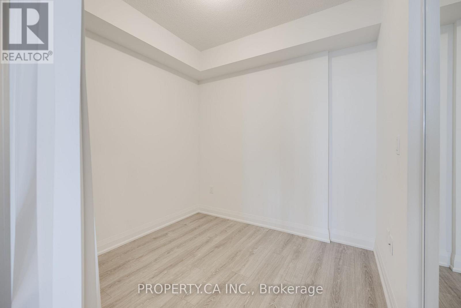 2010 - 30 Gibbs Road, Toronto, Ontario  M9B 0E4 - Photo 14 - W12887050