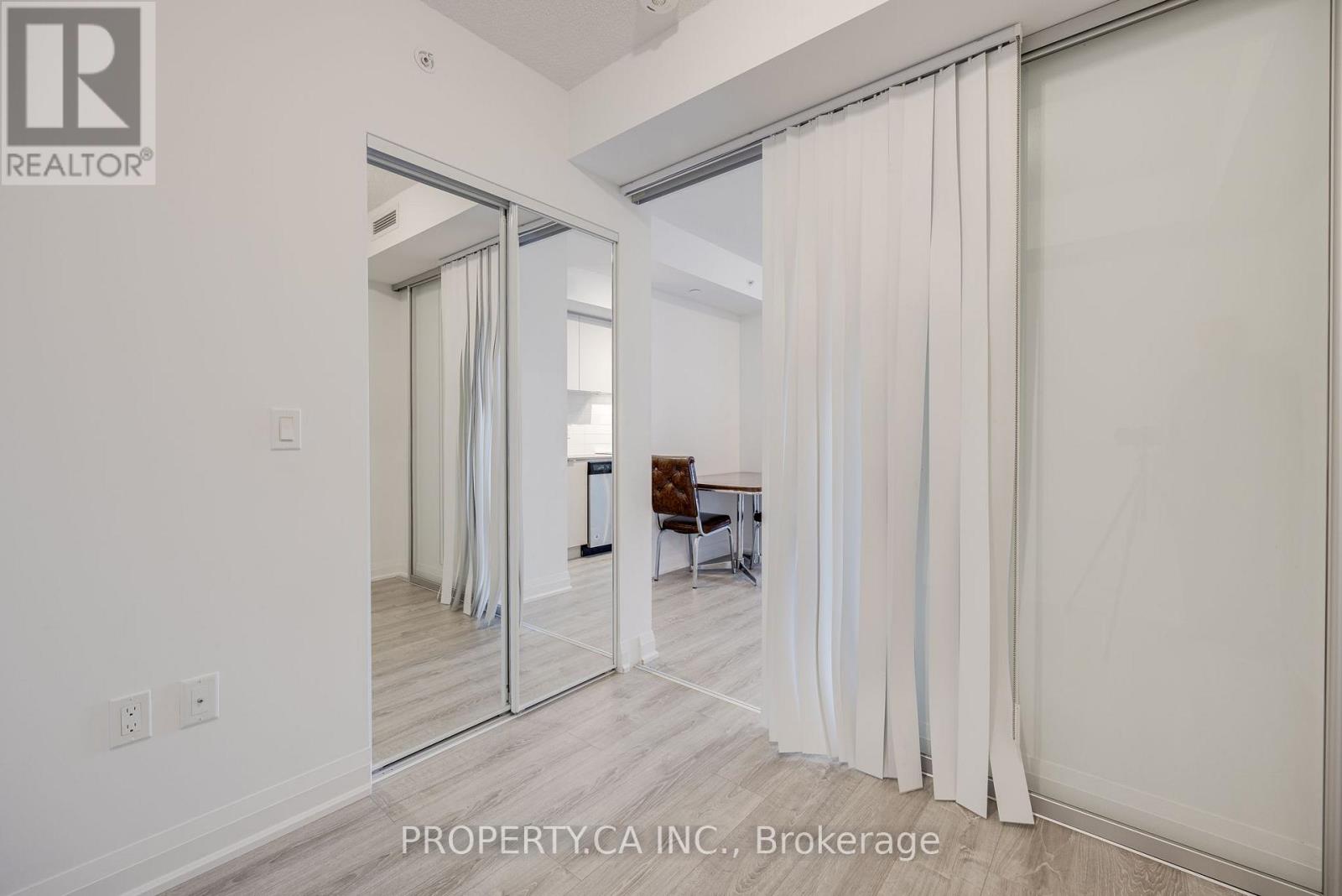 2010 - 30 Gibbs Road, Toronto, Ontario  M9B 0E4 - Photo 15 - W12887050