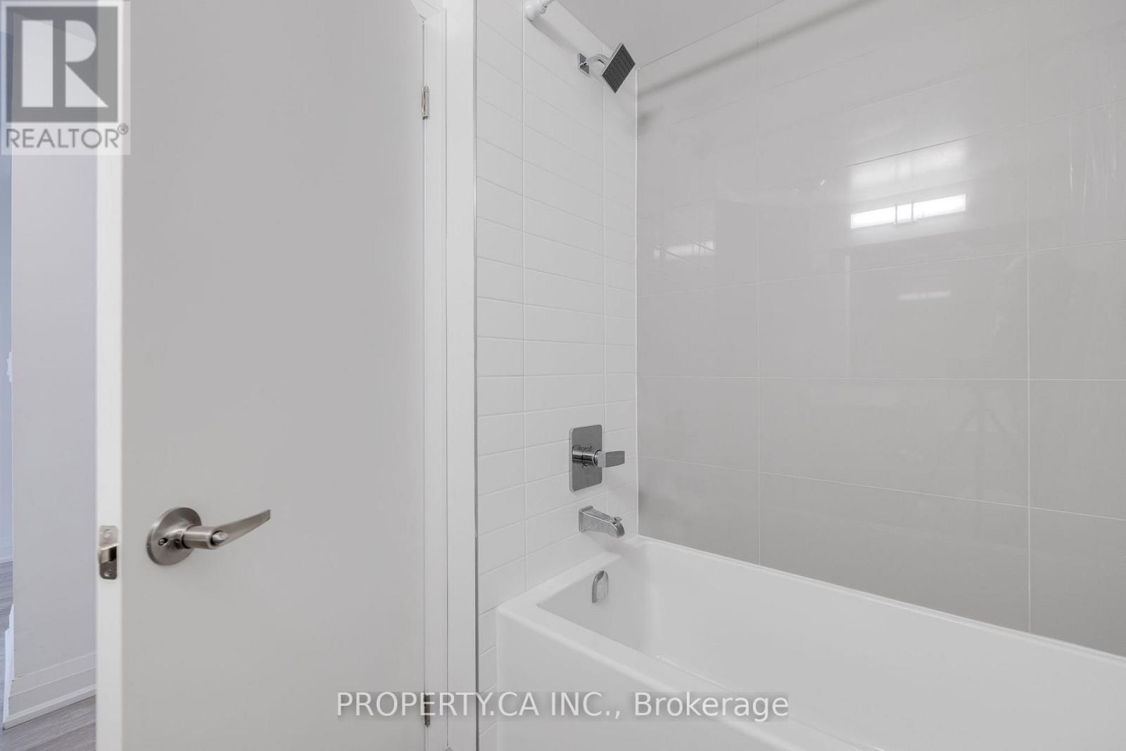 2010 - 30 Gibbs Road, Toronto, Ontario  M9B 0E4 - Photo 17 - W12887050