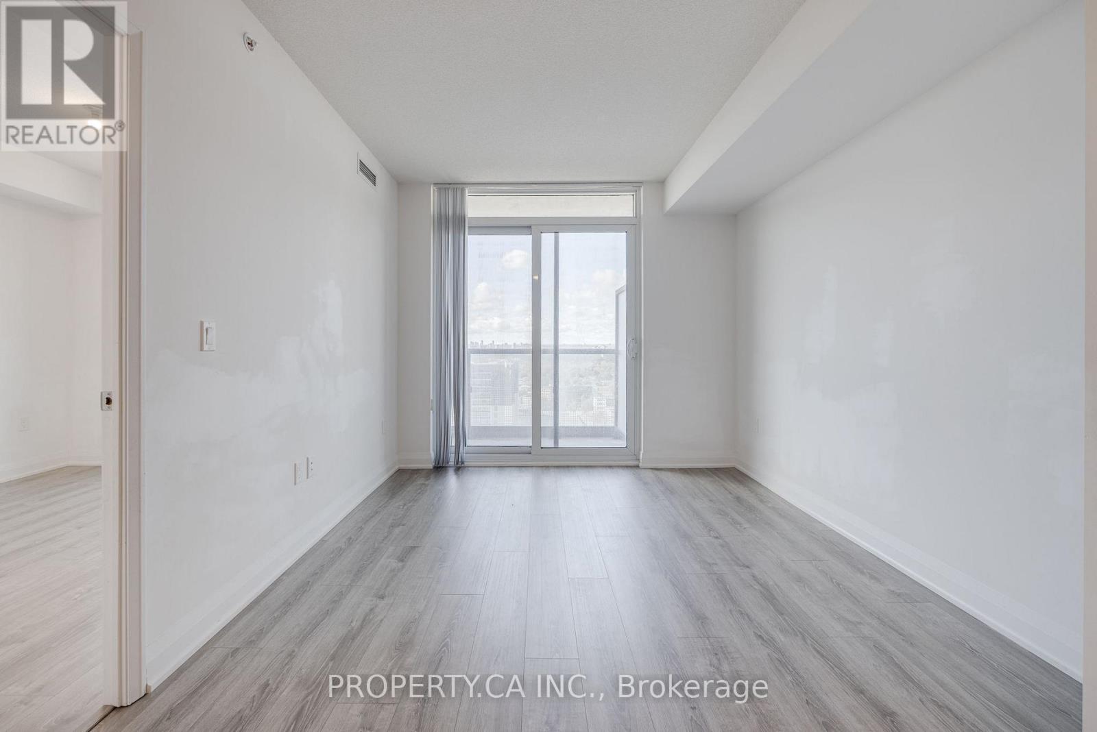 2010 - 30 Gibbs Road, Toronto, Ontario  M9B 0E4 - Photo 5 - W12887050