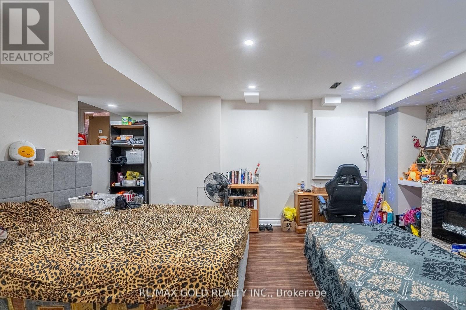 32 Courtsfield Crescent, Brampton, Ontario  L7A 2E2 - Photo 21 - W12887088