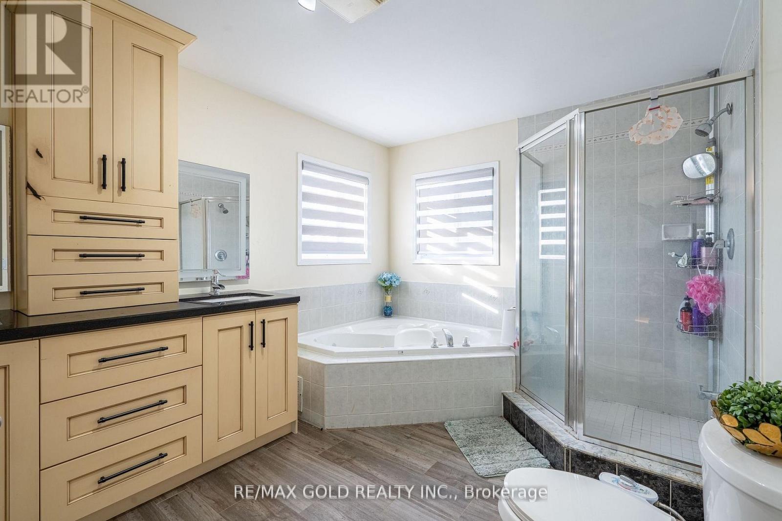 32 Courtsfield Crescent, Brampton, Ontario  L7A 2E2 - Photo 29 - W12887088