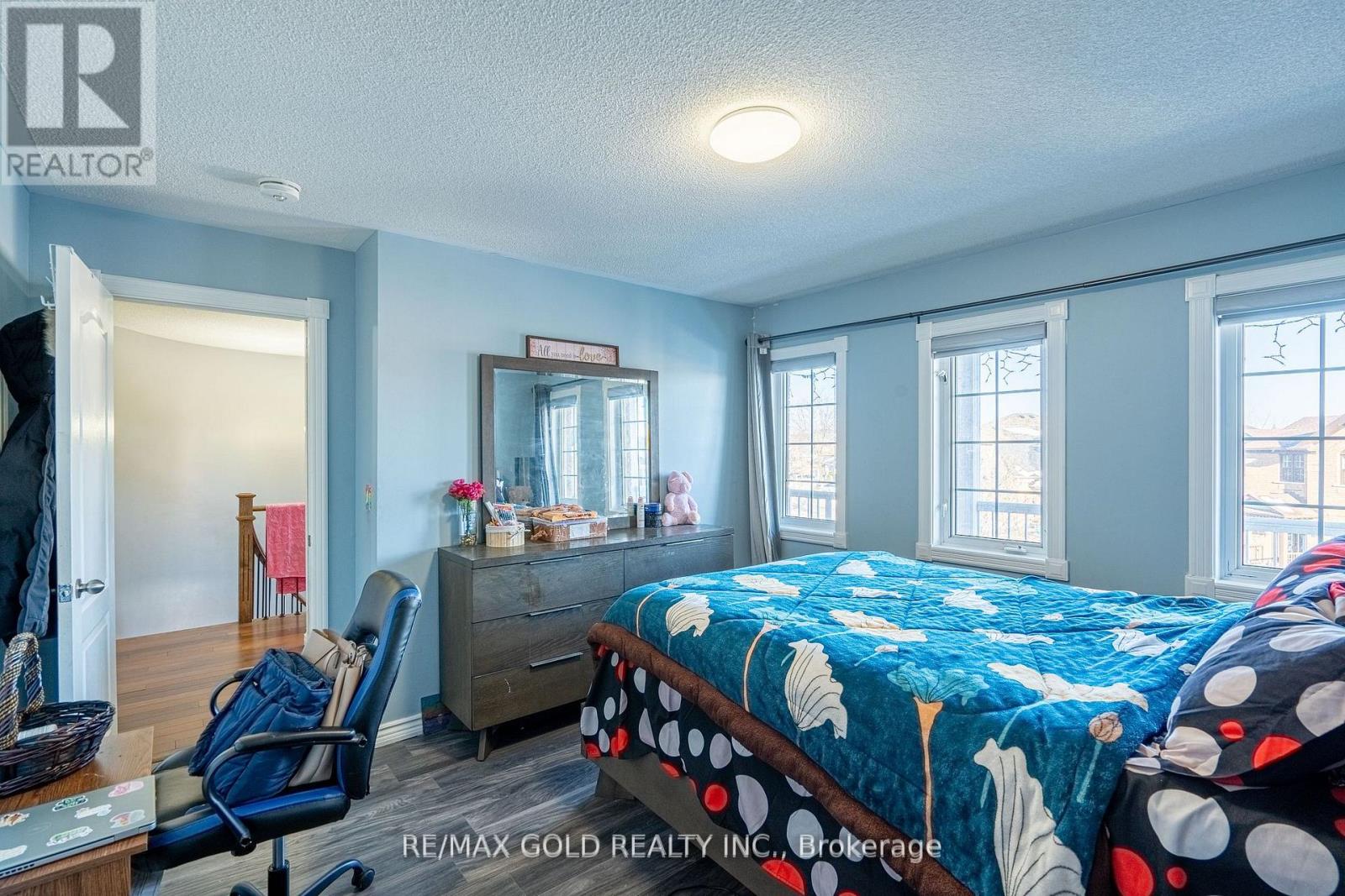 32 Courtsfield Crescent, Brampton, Ontario  L7A 2E2 - Photo 34 - W12887088