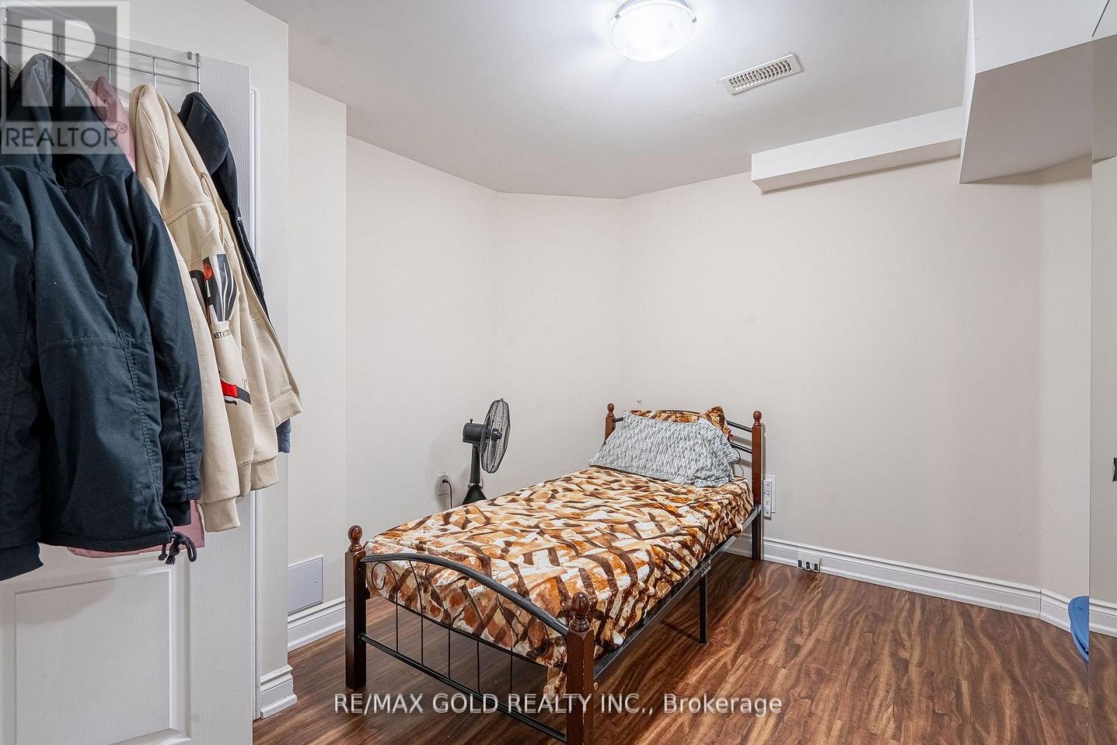 32 Courtsfield Crescent, Brampton, Ontario  L7A 2E2 - Photo 46 - W12887088