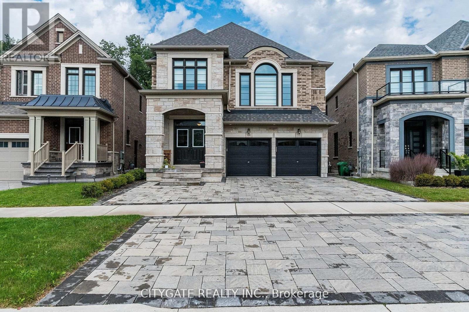 44 Elysian Fields Circle, Brampton, Ontario  L6Y 6E9 - Photo 2 - W12887106