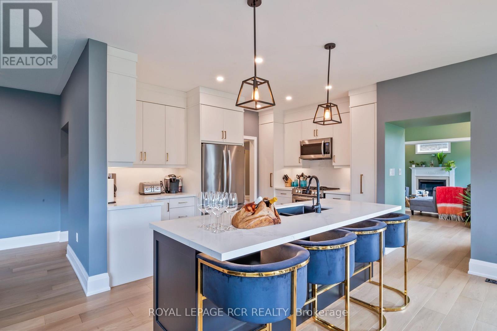 63 Young Court, Orangeville, Ontario  L9W 0A8 - Photo 10 - W12887136