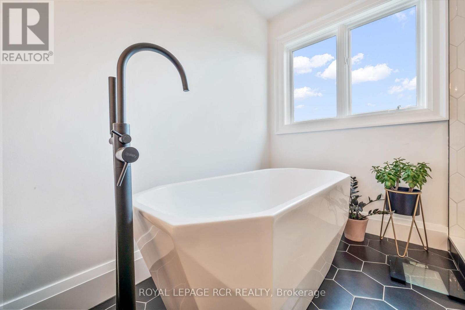 63 Young Court, Orangeville, Ontario  L9W 0A8 - Photo 28 - W12887136