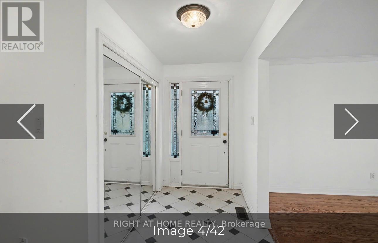 7 Margrath Place, Toronto (Eringate-Centennial-West Deane), Ontario  M9C 4L1 - Photo 2 - W12887146