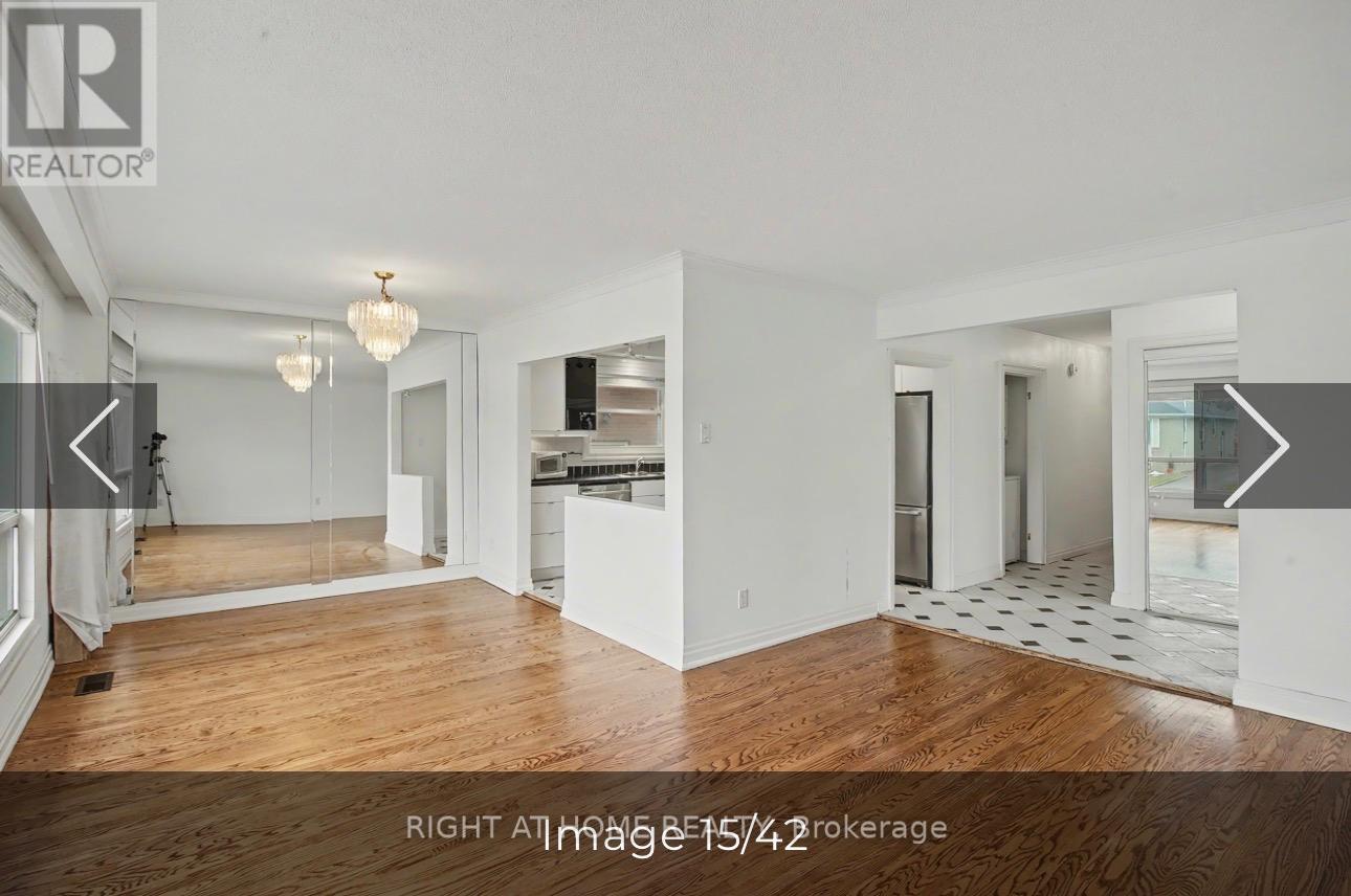 7 Margrath Place, Toronto (Eringate-Centennial-West Deane), Ontario  M9C 4L1 - Photo 4 - W12887146