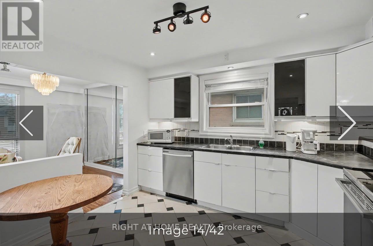 7 Margrath Place, Toronto (Eringate-Centennial-West Deane), Ontario  M9C 4L1 - Photo 6 - W12887146