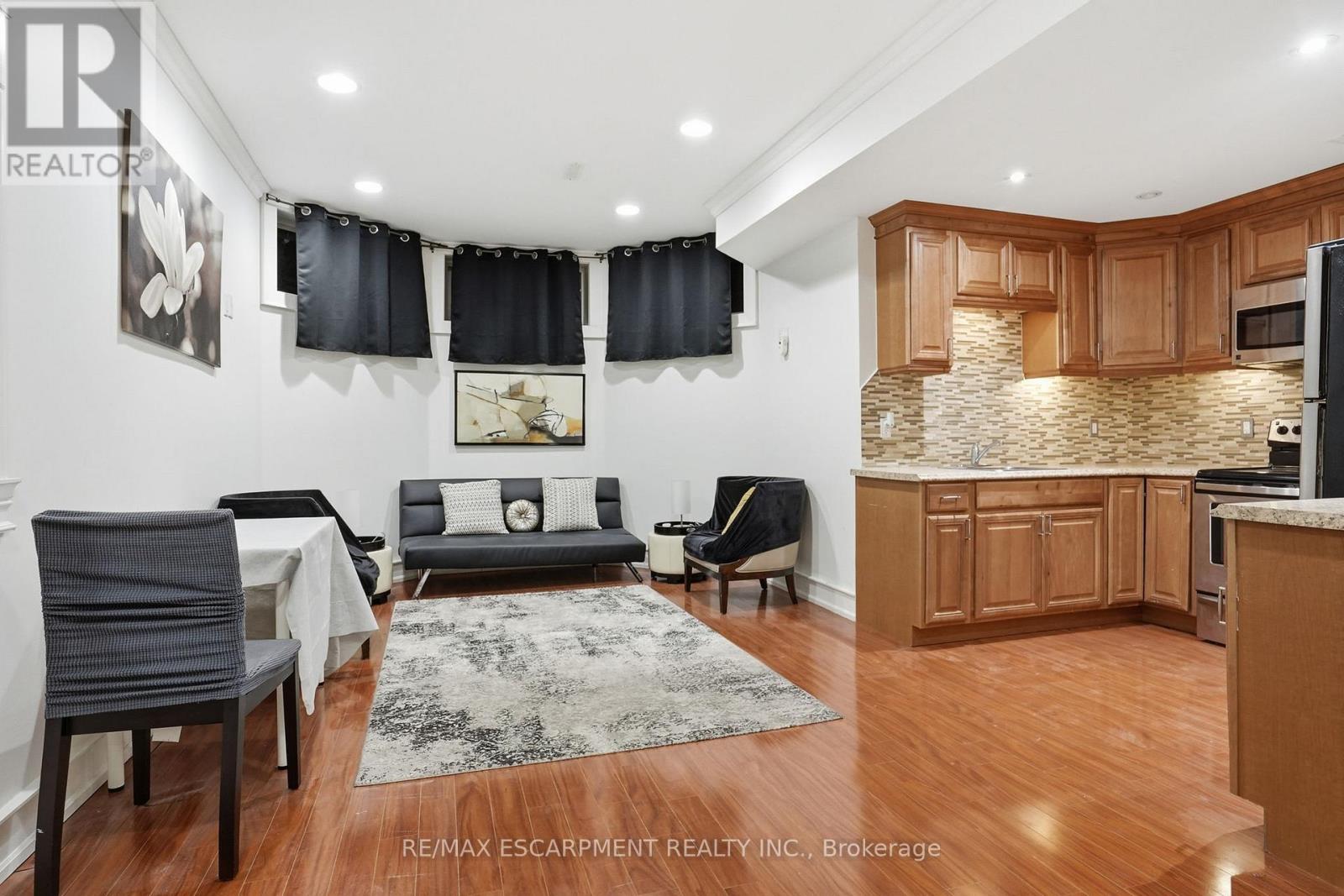 2489 Olinda Court, Mississauga, Ontario  L5C 4P5 - Photo 28 - W12877606