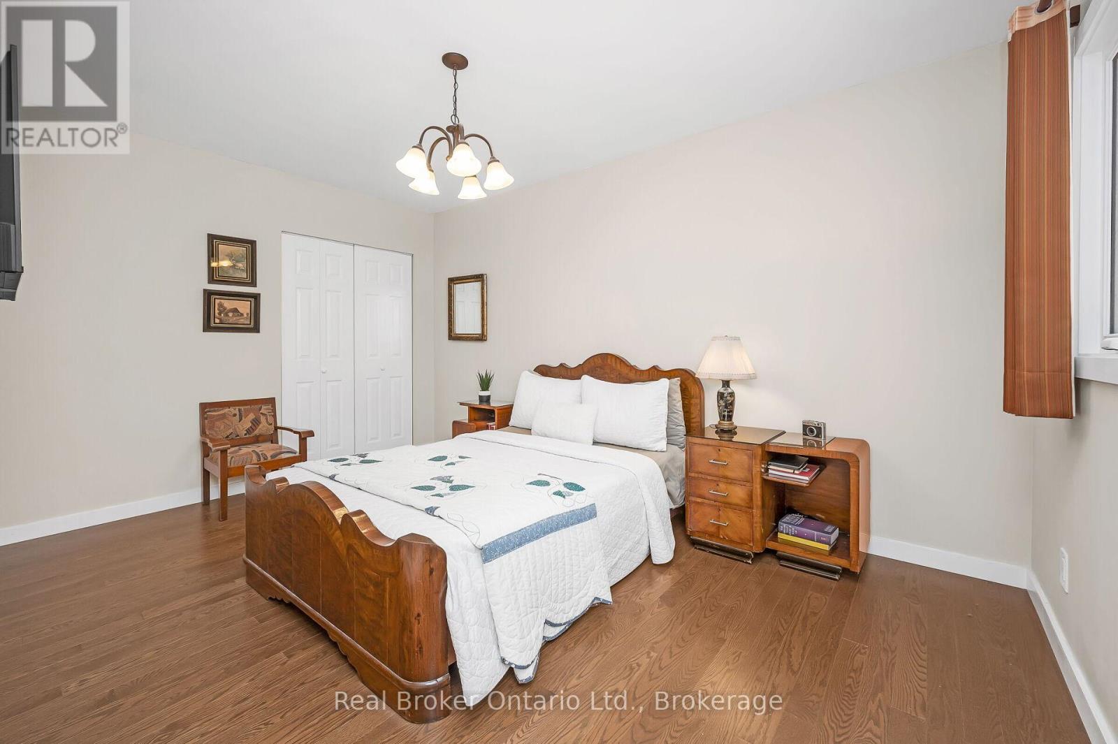 285 Surrey Drive, Oakville, Ontario  L6L 3T6 - Photo 23 - W12782844