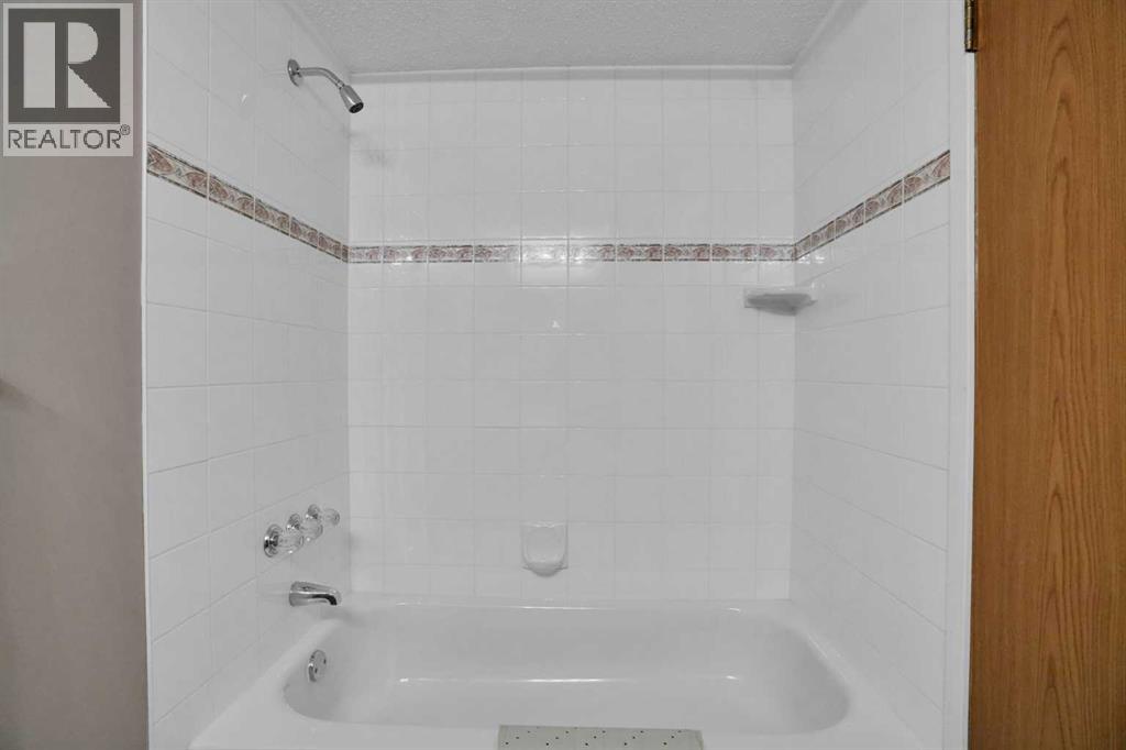 131 Hawkmount Green Nw, Calgary, Alberta  T3G 3T8 - Photo 22 - A2293540