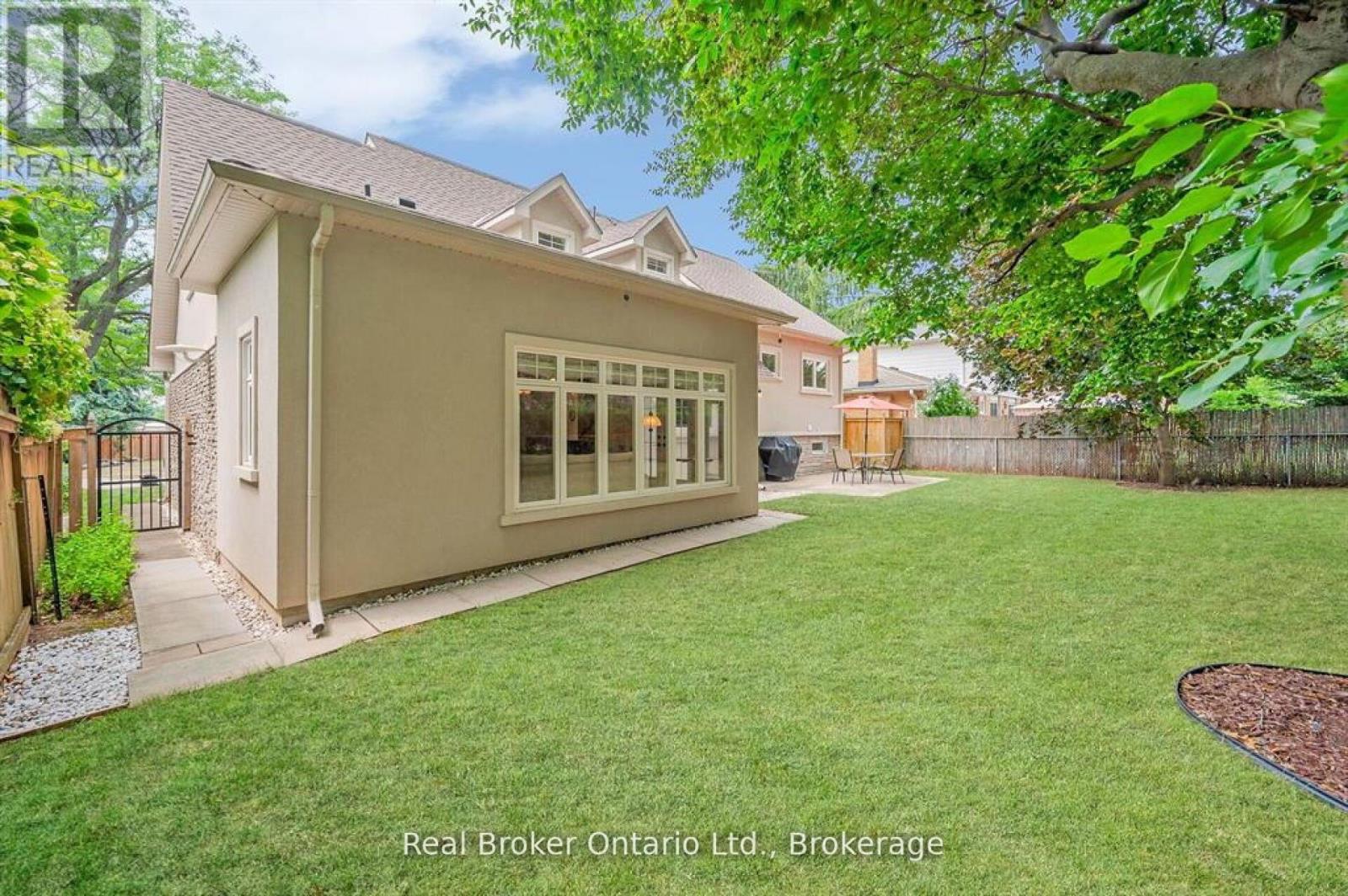 285 Surrey Drive, Oakville, Ontario  L6L 3T6 - Photo 40 - W12782844