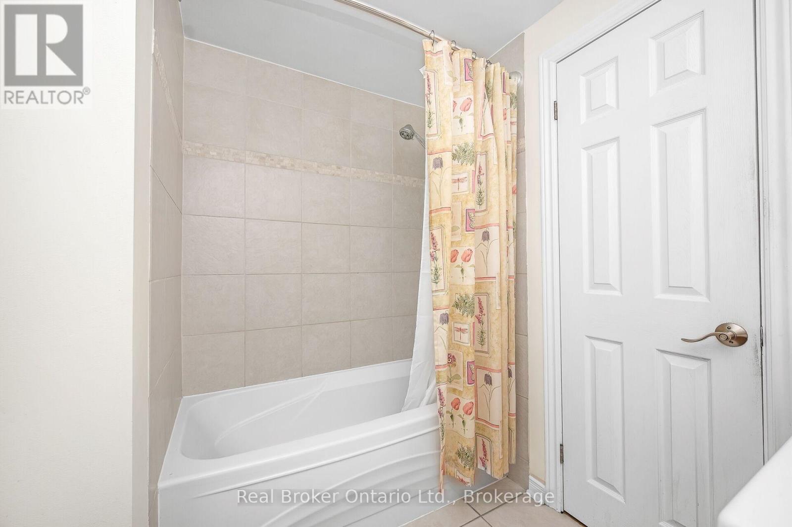 285 Surrey Drive, Oakville, Ontario  L6L 3T6 - Photo 28 - W12782844