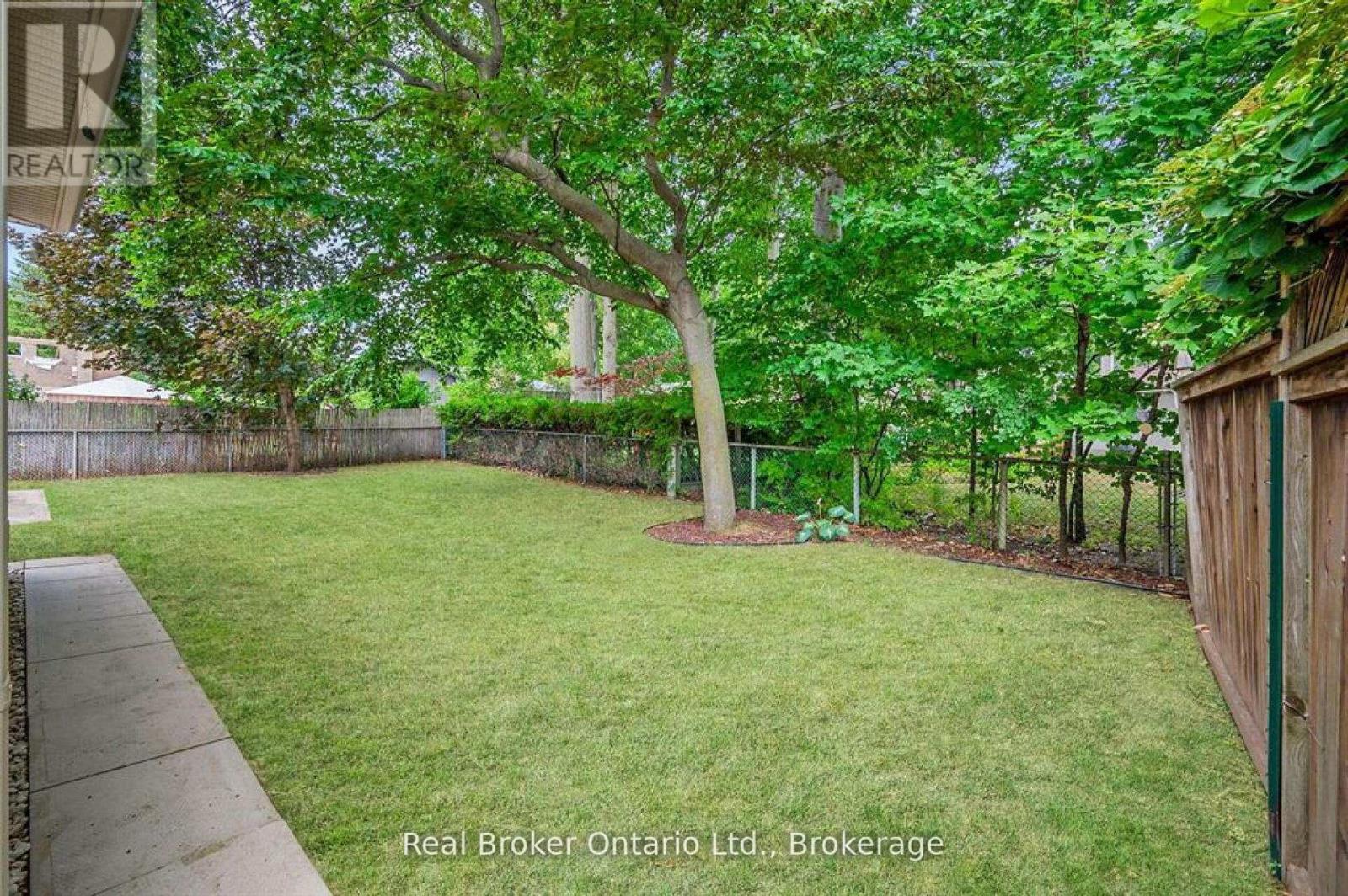 285 Surrey Drive, Oakville, Ontario  L6L 3T6 - Photo 41 - W12782844