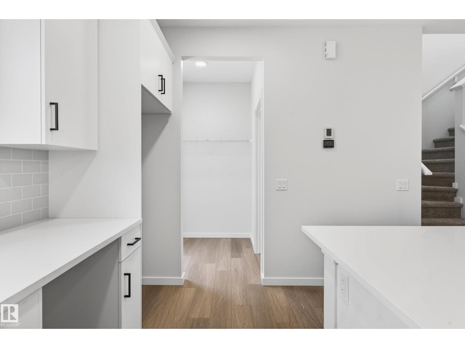 17203 3 St Nw, Edmonton, Alberta  T5Y 4G7 - Photo 2 - E4468657