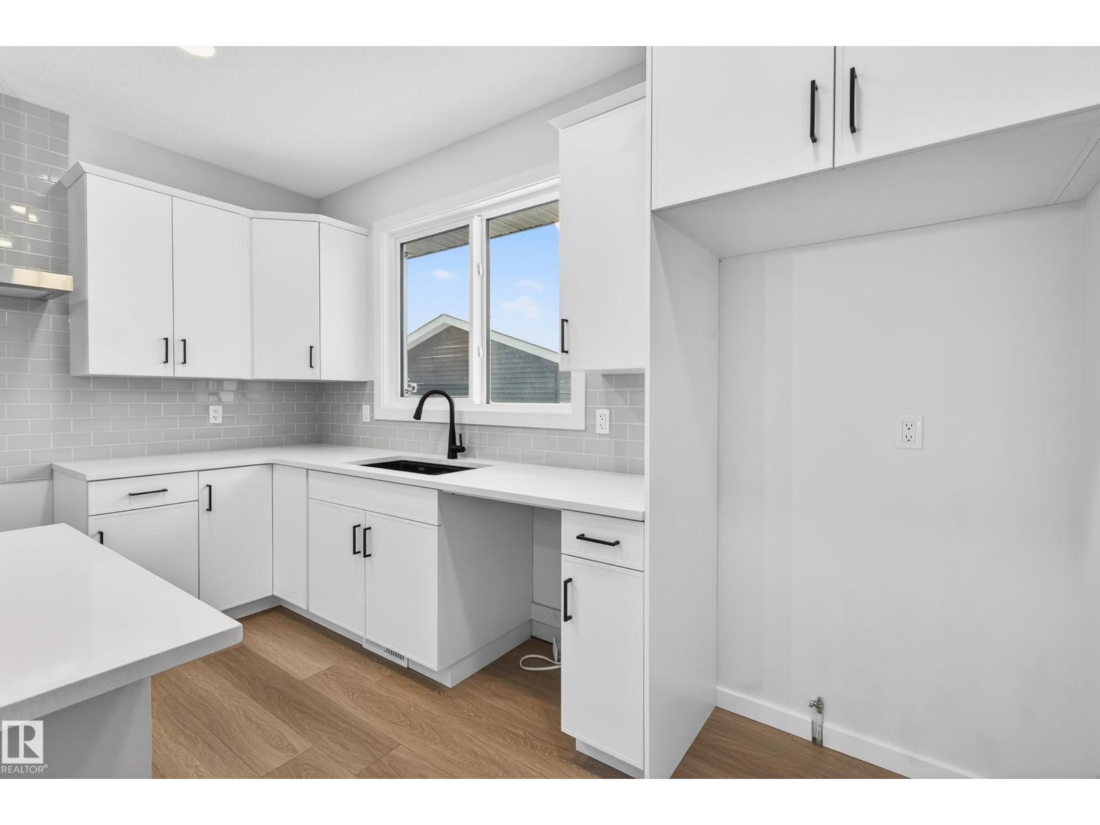 17203 3 St Nw, Edmonton, Alberta  T5Y 4G7 - Photo 3 - E4468657