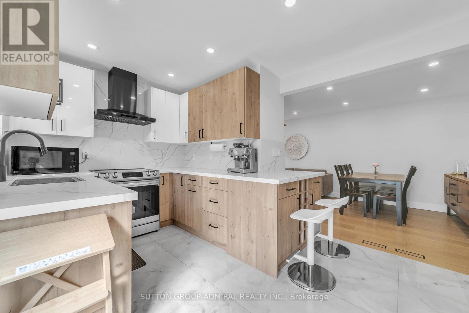 17 Jasper Drive, Aurora, Ontario  L4G 3B6 - Photo 18 - N12886348