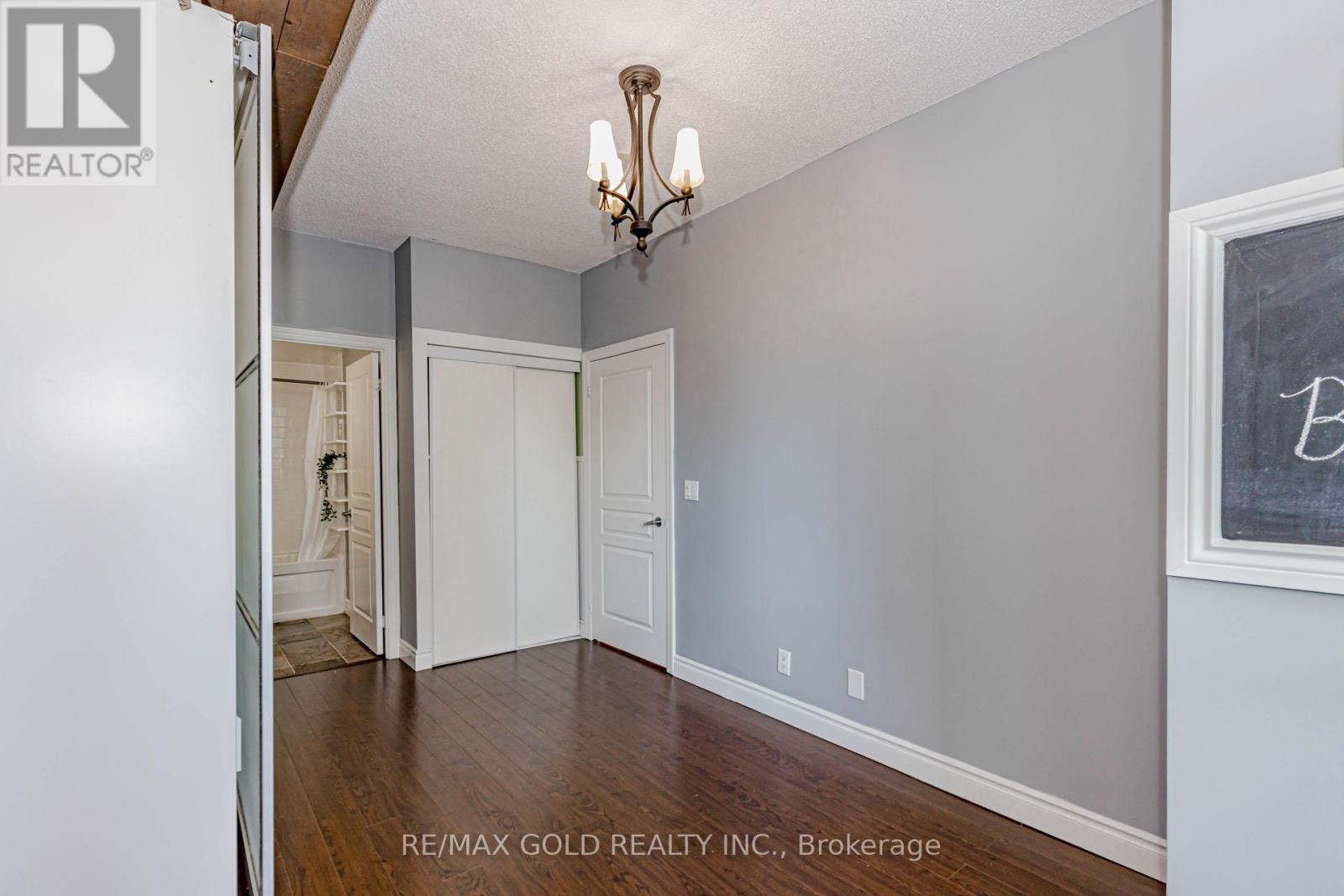 1106 - 220 Burnhamthorpe Road W, Mississauga (City Centre), Ontario  L5B 4N4 - Photo 24 - W12863680