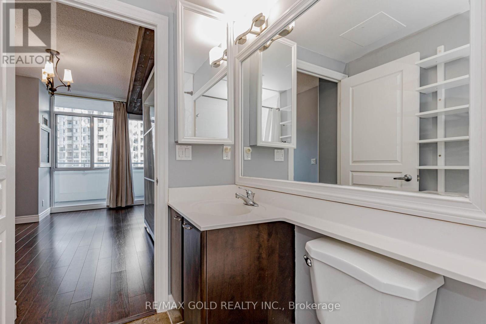 1106 - 220 Burnhamthorpe Road W, Mississauga (City Centre), Ontario  L5B 4N4 - Photo 27 - W12863680