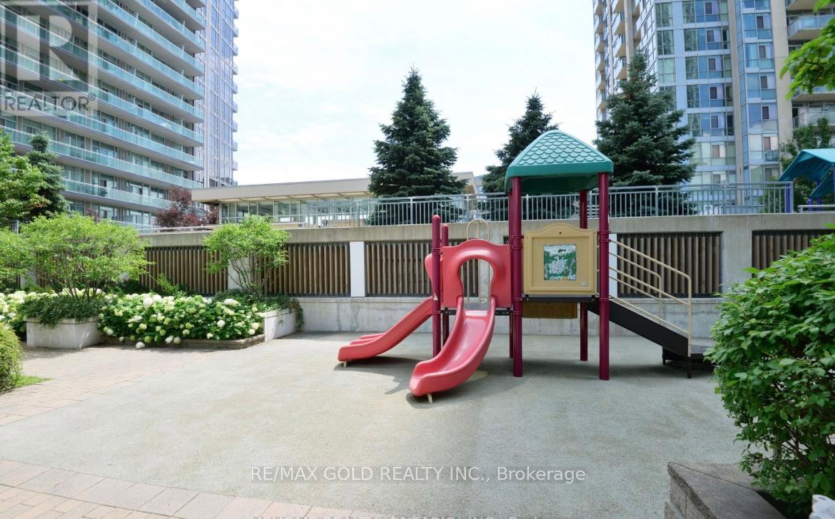 1106 - 220 Burnhamthorpe Road W, Mississauga (City Centre), Ontario  L5B 4N4 - Photo 37 - W12863680