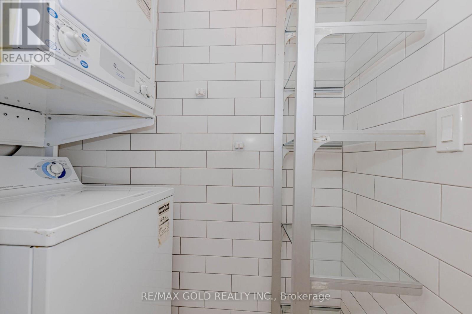 1106 - 220 Burnhamthorpe Road W, Mississauga (City Centre), Ontario  L5B 4N4 - Photo 31 - W12863680