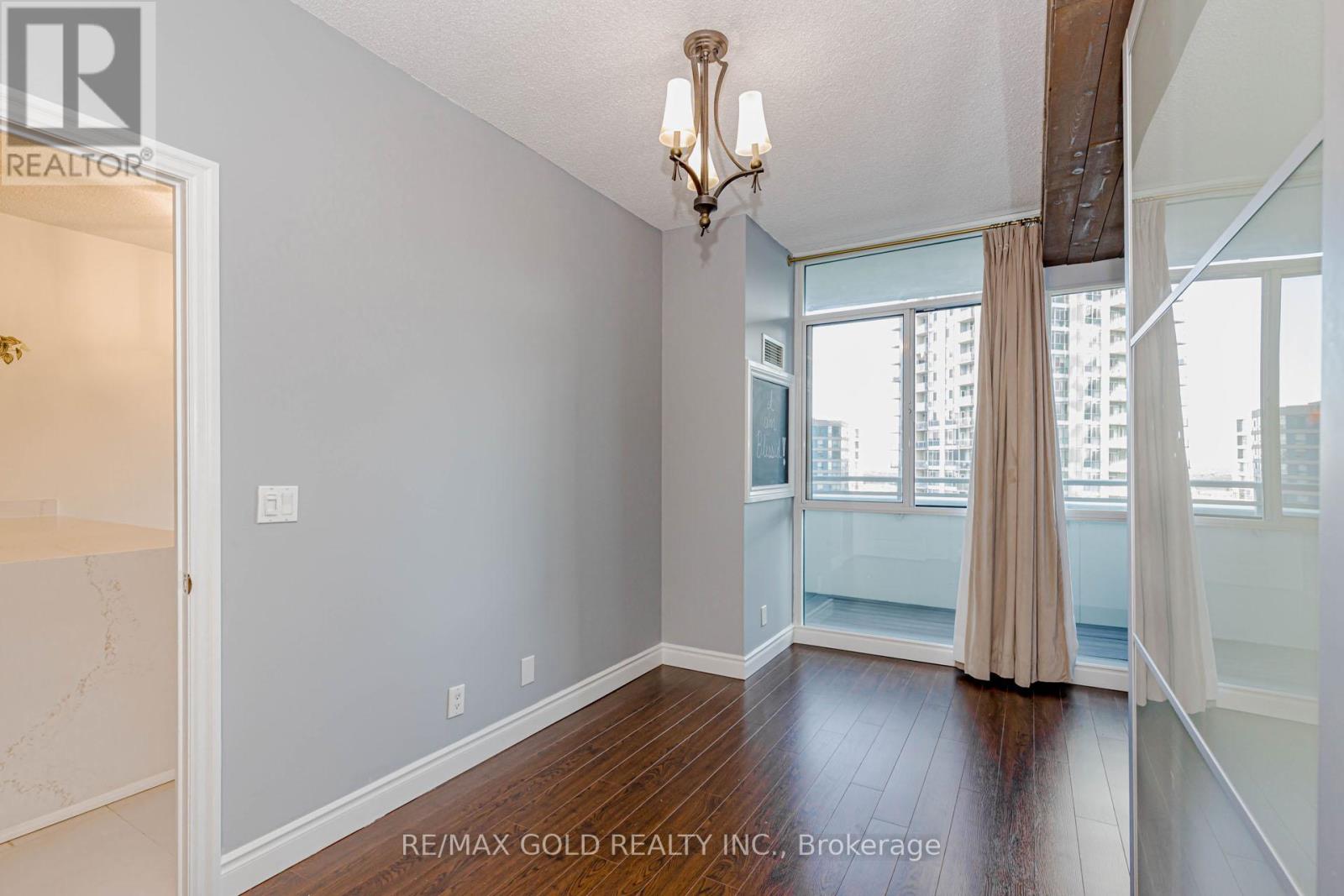 1106 - 220 Burnhamthorpe Road W, Mississauga (City Centre), Ontario  L5B 4N4 - Photo 25 - W12863680