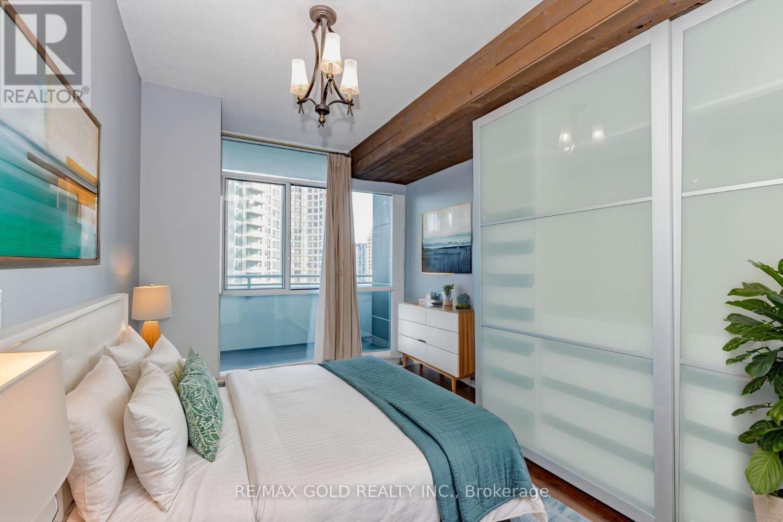 1106 - 220 Burnhamthorpe Road W, Mississauga (City Centre), Ontario  L5B 4N4 - Photo 23 - W12863680