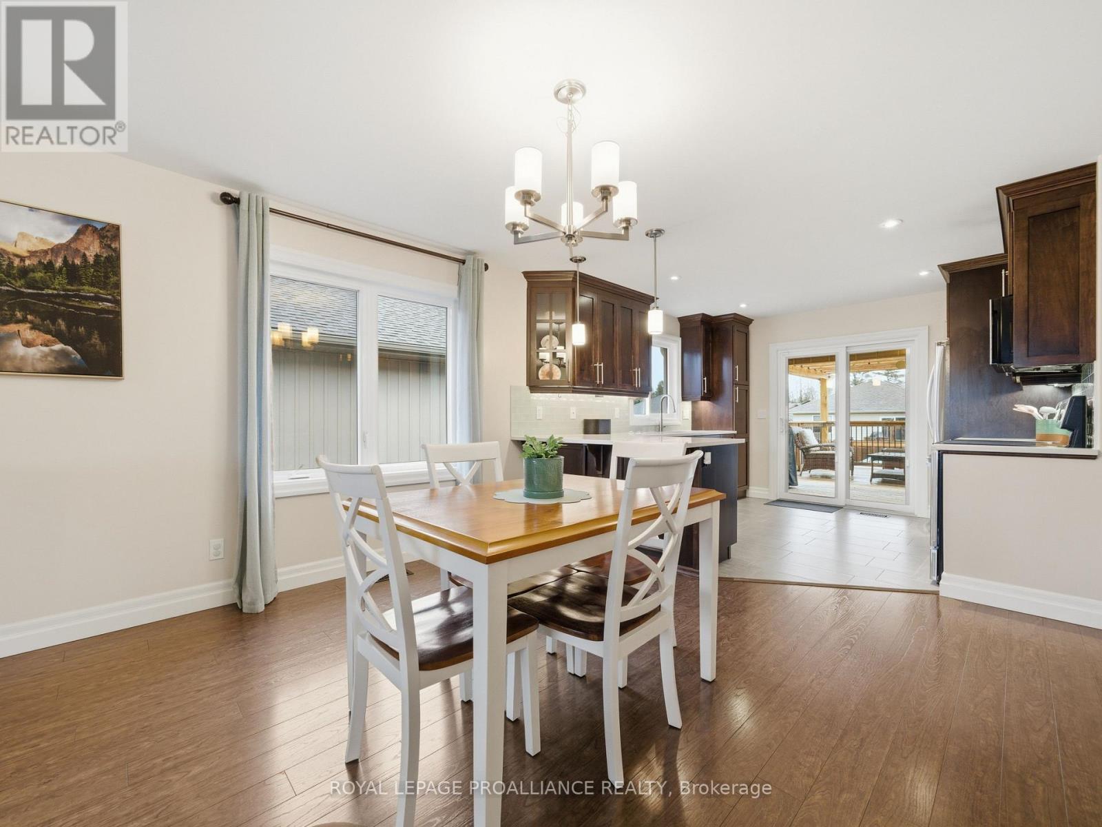 21 Woodburn Drive, Quinte West (Murray Ward), Ontario  K8V 0C6 - Photo 10 - X12887278