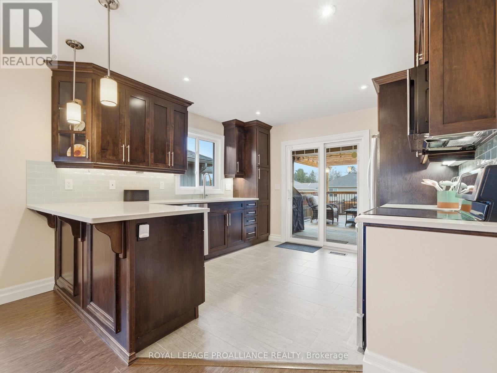 21 Woodburn Drive, Quinte West (Murray Ward), Ontario  K8V 0C6 - Photo 13 - X12887278