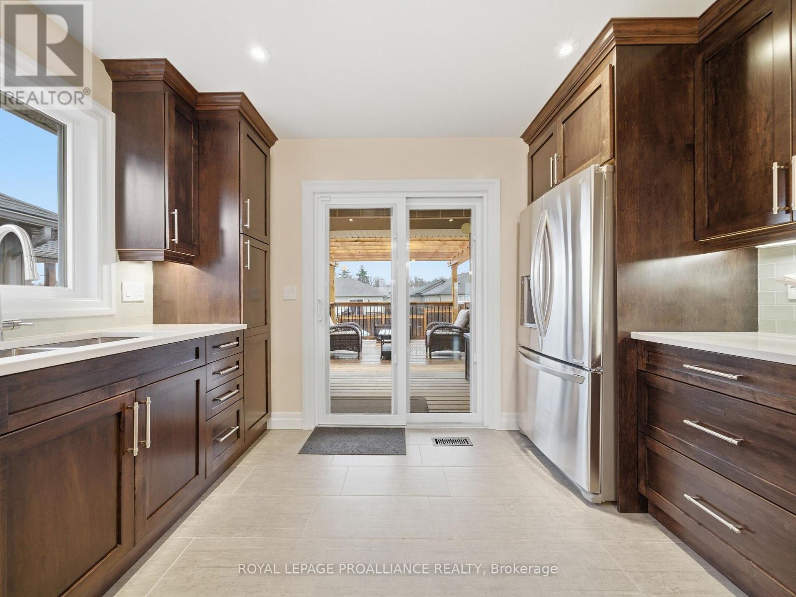 21 Woodburn Drive, Quinte West (Murray Ward), Ontario  K8V 0C6 - Photo 15 - X12887278