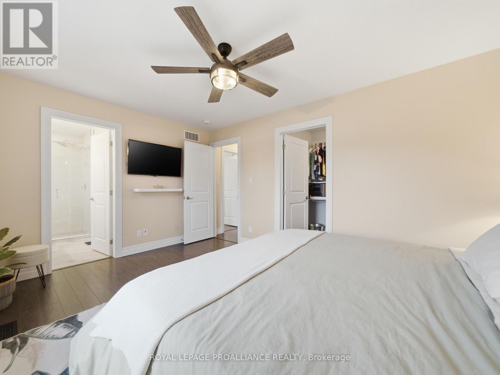 21 Woodburn Drive, Quinte West (Murray Ward), Ontario  K8V 0C6 - Photo 19 - X12887278