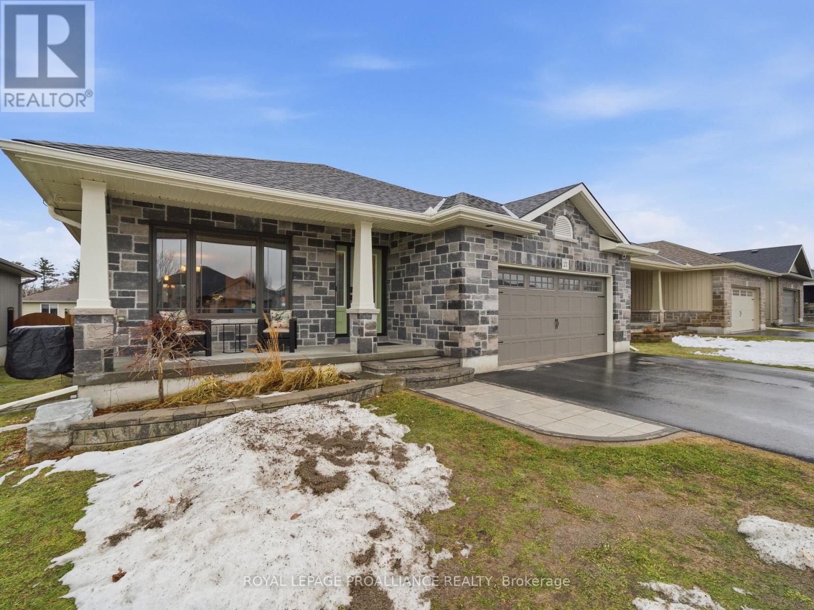 21 Woodburn Drive, Quinte West (Murray Ward), Ontario  K8V 0C6 - Photo 2 - X12887278