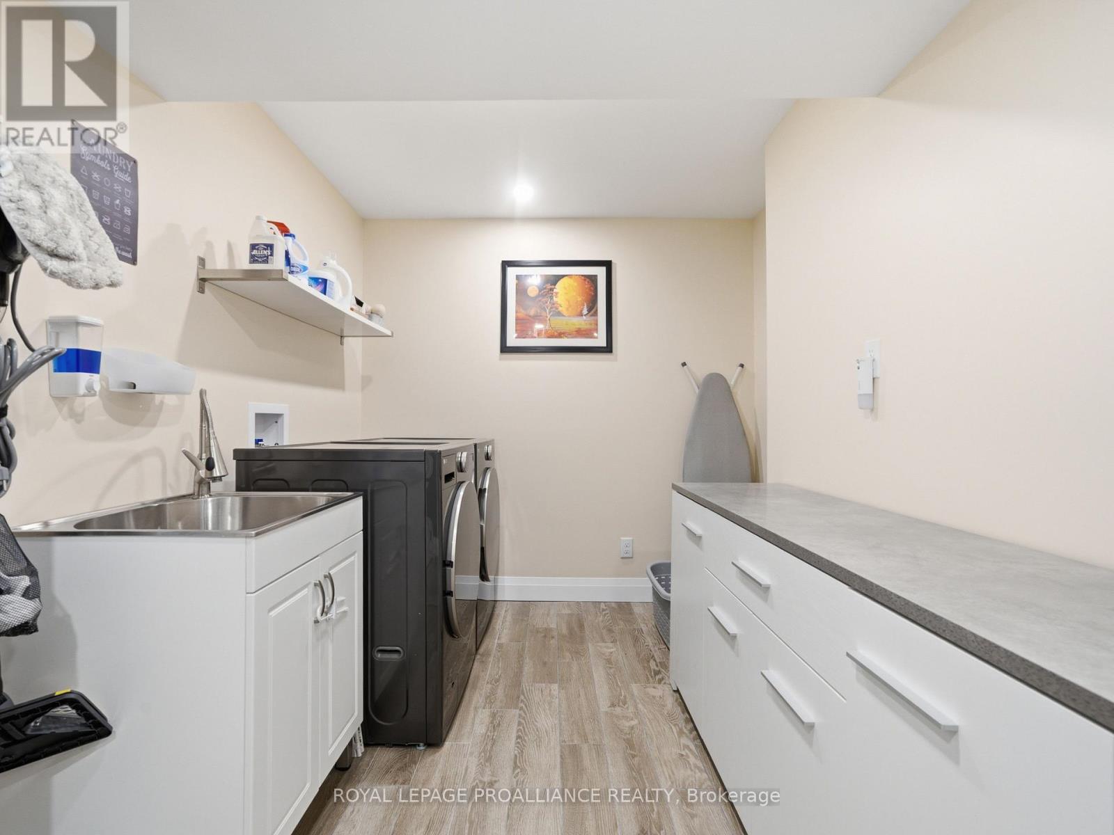 21 Woodburn Drive, Quinte West (Murray Ward), Ontario  K8V 0C6 - Photo 41 - X12887278