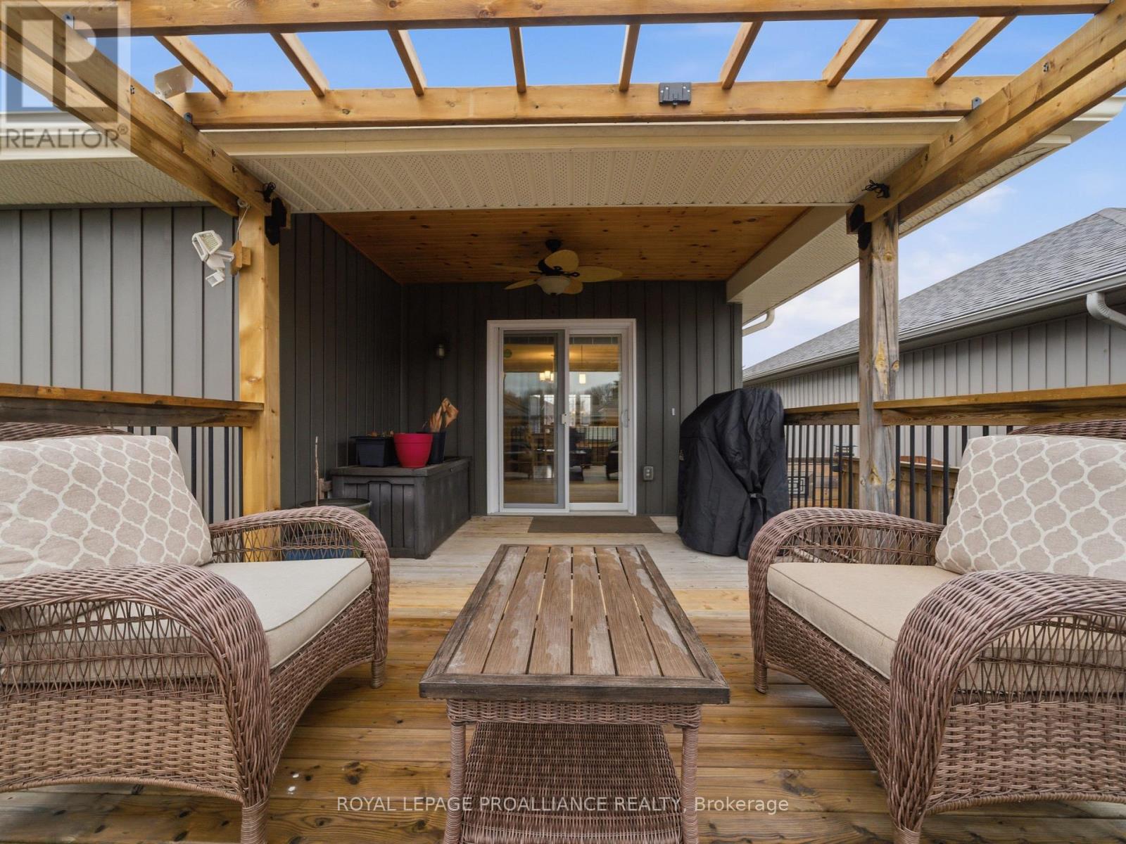 21 Woodburn Drive, Quinte West (Murray Ward), Ontario  K8V 0C6 - Photo 43 - X12887278