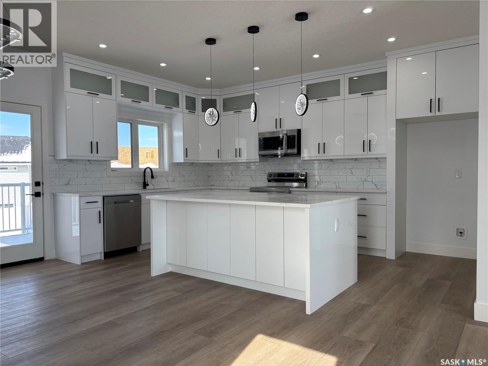 720 Weir Crescent, Warman, Saskatchewan  S0K 4S4 - Photo 8 - SK011008