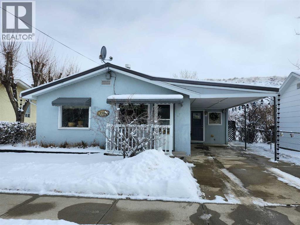 716 1 Street Sw, Drumheller, Alberta  T0J 0Y6 - Photo 2 - A2293371