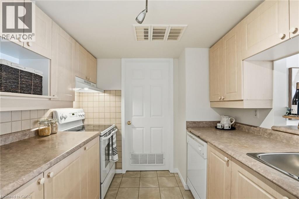 216 Plains Road W Unit# E106, Burlington, Ontario  L7T 4K8 - Photo 27 - 40798960