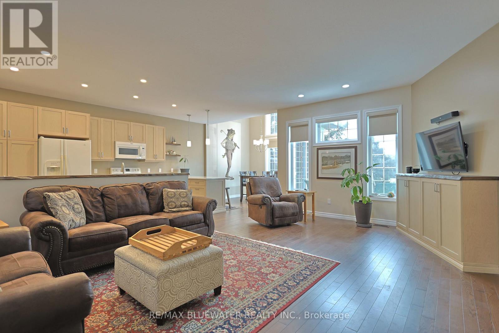 13 Oakwood Links Lane, South Huron, Ontario  N0M 1T0 - Photo 14 - X12887222