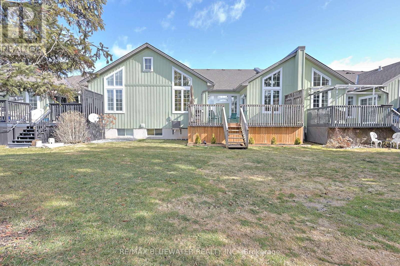 13 Oakwood Links Lane, South Huron, Ontario  N0M 1T0 - Photo 2 - X12887222